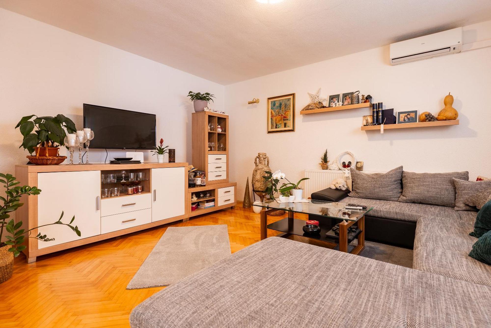 Apartman Nora Omiš Extérieur photo